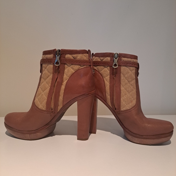 BCBG BOOTIES - Picture 2 of 9